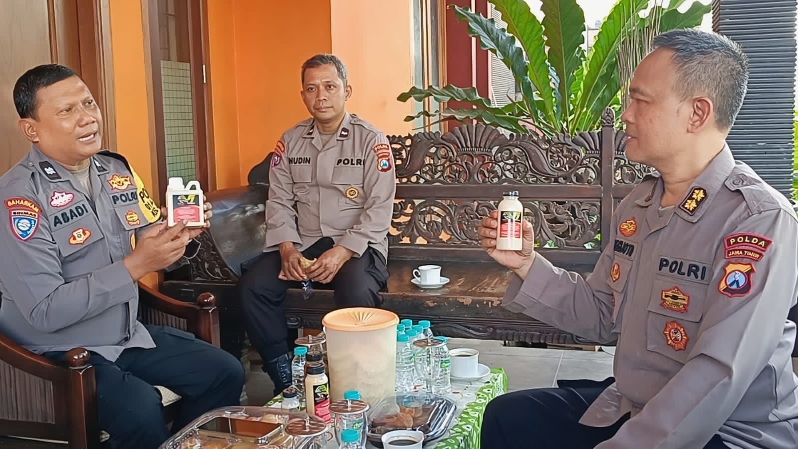 Tak Sekadar Jaga Kamtibmas, Polisi Ini Sukses Bangun Usaha Bonsai Produktif